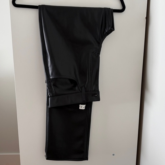 Abercrombie & Fitch Curve Love High Rise 90s Straight Vegan Leather Pant - Picture 6 of 10
